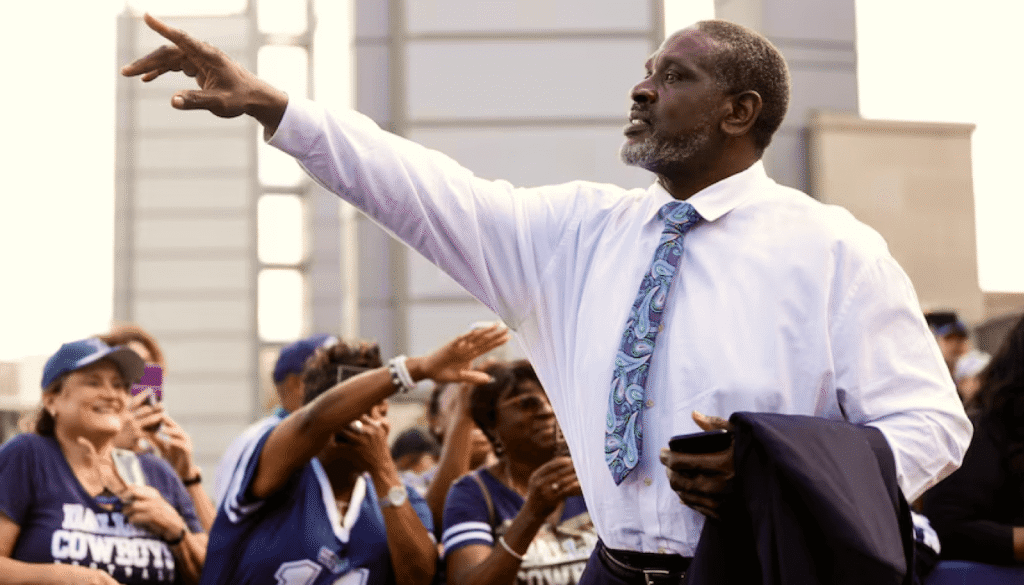 Pic of Nate Newton in front of Dallas Cowboy fans. 